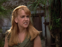 extant_XenaWarriorPrincess_2x16-ForHimtheBellTolls_02909