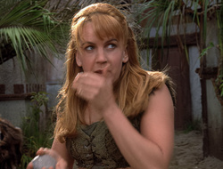 extant_XenaWarriorPrincess_2x16-ForHimtheBellTolls_02911
