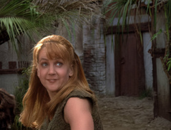 extant_XenaWarriorPrincess_2x16-ForHimtheBellTolls_02925