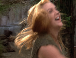 extant_XenaWarriorPrincess_2x16-ForHimtheBellTolls_02926