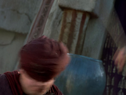 extant_XenaWarriorPrincess_2x16-ForHimtheBellTolls_02952