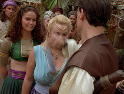 extant_XenaWarriorPrincess_2x16-ForHimtheBellTolls_02981
