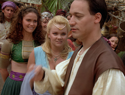 extant_XenaWarriorPrincess_2x16-ForHimtheBellTolls_02982