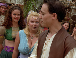 extant_XenaWarriorPrincess_2x16-ForHimtheBellTolls_02986