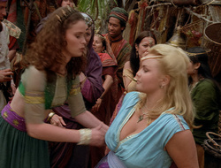extant_XenaWarriorPrincess_2x16-ForHimtheBellTolls_02991