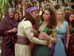 extant_XenaWarriorPrincess_2x16-ForHimtheBellTolls_03026