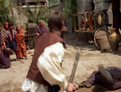 extant_XenaWarriorPrincess_2x16-ForHimtheBellTolls_03035