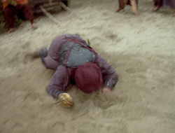 extant_XenaWarriorPrincess_2x16-ForHimtheBellTolls_03163