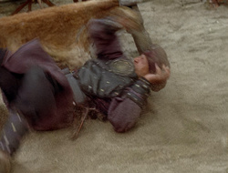 extant_XenaWarriorPrincess_2x16-ForHimtheBellTolls_03181