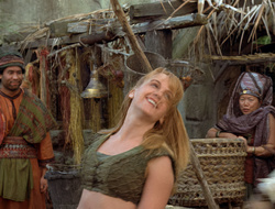 extant_XenaWarriorPrincess_2x16-ForHimtheBellTolls_03199