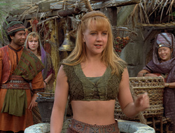 extant_XenaWarriorPrincess_2x16-ForHimtheBellTolls_03207