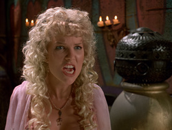 extant_XenaWarriorPrincess_2x16-ForHimtheBellTolls_03228