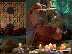 extant_XenaWarriorPrincess_2x16-ForHimtheBellTolls_03256