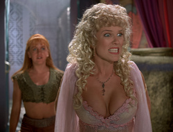 extant_XenaWarriorPrincess_2x16-ForHimtheBellTolls_03260