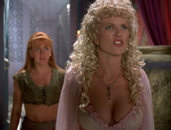 extant_XenaWarriorPrincess_2x16-ForHimtheBellTolls_03273