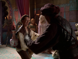 extant_XenaWarriorPrincess_2x16-ForHimtheBellTolls_03287