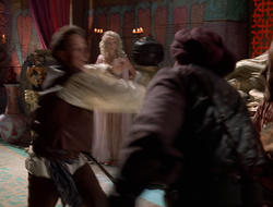 extant_XenaWarriorPrincess_2x16-ForHimtheBellTolls_03293