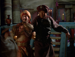 extant_XenaWarriorPrincess_2x16-ForHimtheBellTolls_03295