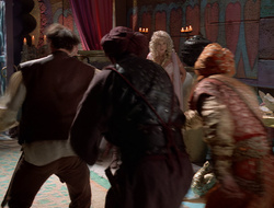 extant_XenaWarriorPrincess_2x16-ForHimtheBellTolls_03302