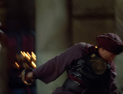 extant_XenaWarriorPrincess_2x16-ForHimtheBellTolls_03345
