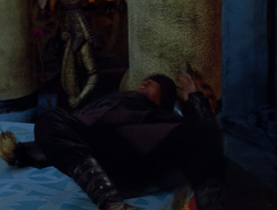 extant_XenaWarriorPrincess_2x16-ForHimtheBellTolls_03346