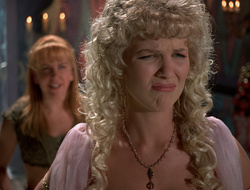 extant_XenaWarriorPrincess_2x16-ForHimtheBellTolls_03351