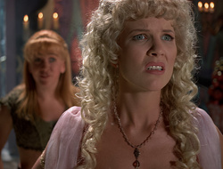 extant_XenaWarriorPrincess_2x16-ForHimtheBellTolls_03355