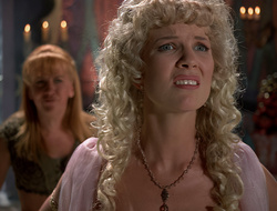 extant_XenaWarriorPrincess_2x16-ForHimtheBellTolls_03359