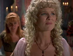 extant_XenaWarriorPrincess_2x16-ForHimtheBellTolls_03361