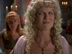 extant_XenaWarriorPrincess_2x16-ForHimtheBellTolls_03362