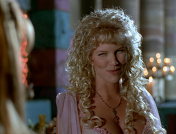 extant_XenaWarriorPrincess_2x16-ForHimtheBellTolls_03366