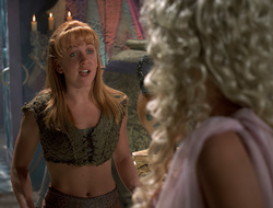 extant_XenaWarriorPrincess_2x16-ForHimtheBellTolls_03369