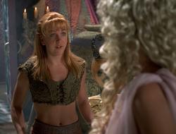 extant_XenaWarriorPrincess_2x16-ForHimtheBellTolls_03370