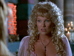 extant_XenaWarriorPrincess_2x16-ForHimtheBellTolls_03377