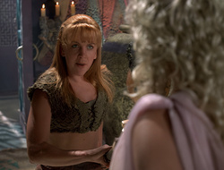 extant_XenaWarriorPrincess_2x16-ForHimtheBellTolls_03379