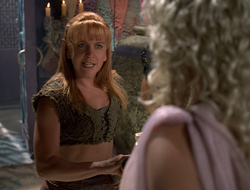extant_XenaWarriorPrincess_2x16-ForHimtheBellTolls_03380