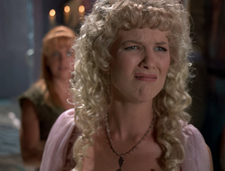extant_XenaWarriorPrincess_2x16-ForHimtheBellTolls_03389
