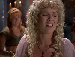 extant_XenaWarriorPrincess_2x16-ForHimtheBellTolls_03408