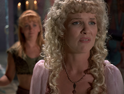extant_XenaWarriorPrincess_2x16-ForHimtheBellTolls_03419