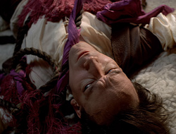 extant_XenaWarriorPrincess_2x16-ForHimtheBellTolls_03421