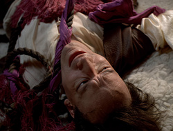 extant_XenaWarriorPrincess_2x16-ForHimtheBellTolls_03422