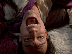 extant_XenaWarriorPrincess_2x16-ForHimtheBellTolls_03425