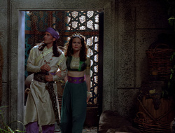 extant_XenaWarriorPrincess_2x16-ForHimtheBellTolls_03443