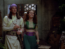 extant_XenaWarriorPrincess_2x16-ForHimtheBellTolls_03446