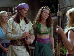 extant_XenaWarriorPrincess_2x16-ForHimtheBellTolls_03449
