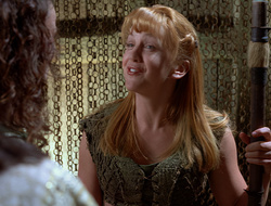 extant_XenaWarriorPrincess_2x16-ForHimtheBellTolls_03454
