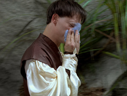 extant_XenaWarriorPrincess_2x16-ForHimtheBellTolls_03481