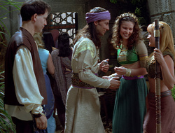 extant_XenaWarriorPrincess_2x16-ForHimtheBellTolls_03495