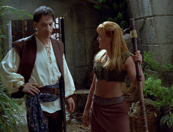 extant_XenaWarriorPrincess_2x16-ForHimtheBellTolls_03511