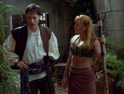 extant_XenaWarriorPrincess_2x16-ForHimtheBellTolls_03512